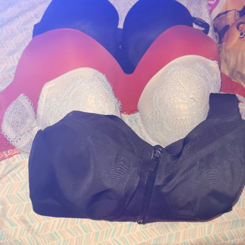 4 Victoria Secrets Bras